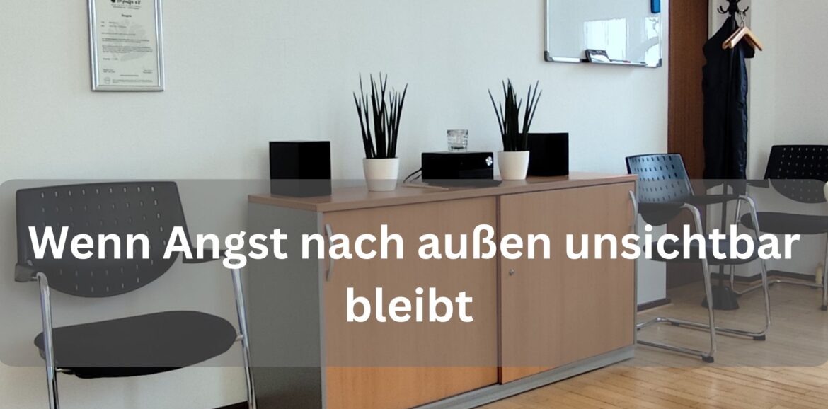 Beratungsraum der Praxis Birgit Sievert in Werl - Blogbeitrag: Das stille Doppelleben bei Angst
